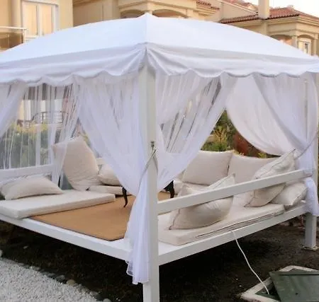 Апарт-отель Sunset Beach Club *